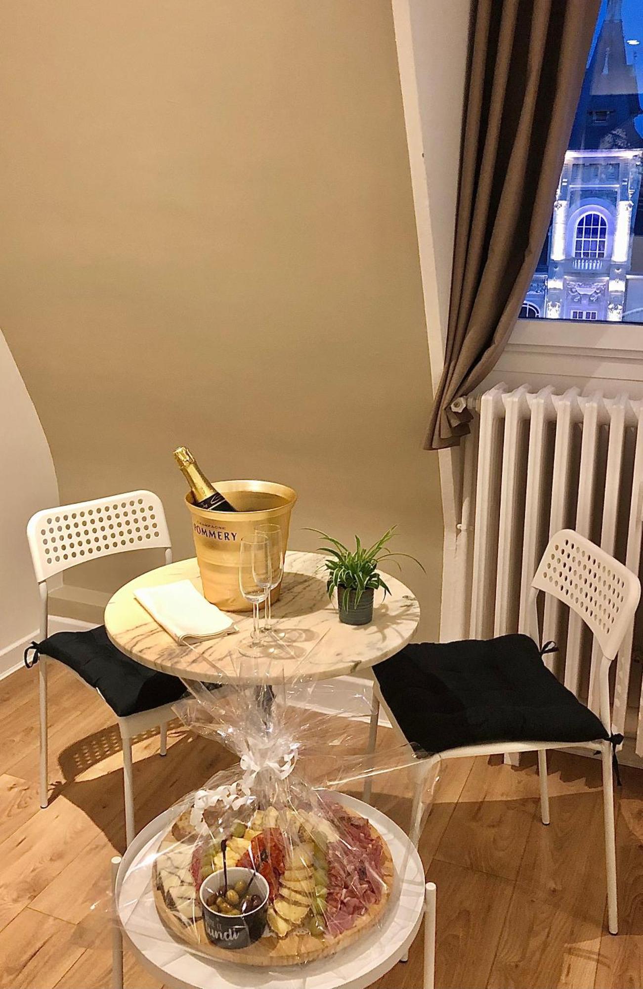 La Suite 7 Gite Urbain Charleville-Mézières Eksteriør billede